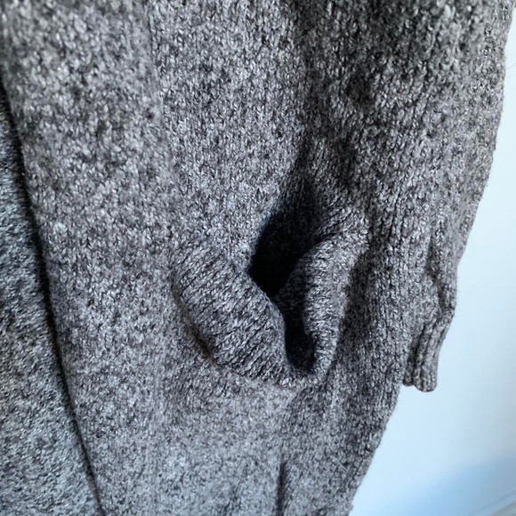 Old Navy women's long gray cardigan sweater, open front, pockets, size large - Picture 4 of 4